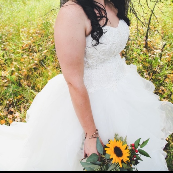 Oleg Cassini Ballroom Wedding Dress - Picture 2 of 3